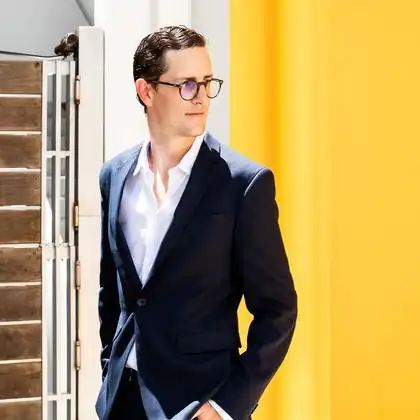 Martin Bravo, Partner