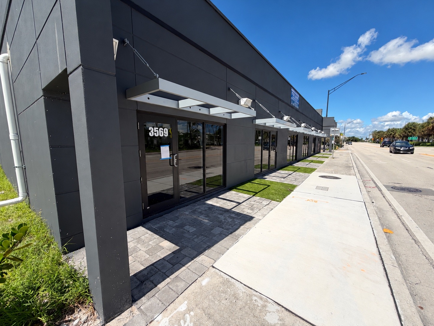 3569-3579 N Dixie Hwy, Oakland Park — Retail for lease