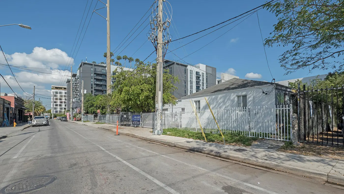 113-119 NW 24 St — photograph 3