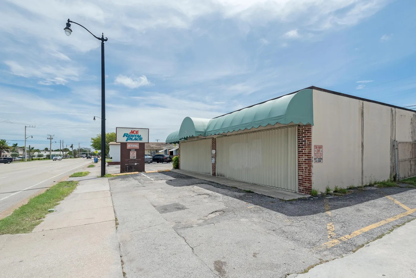 1212 & 414 W Lantana Rd — photograph 3