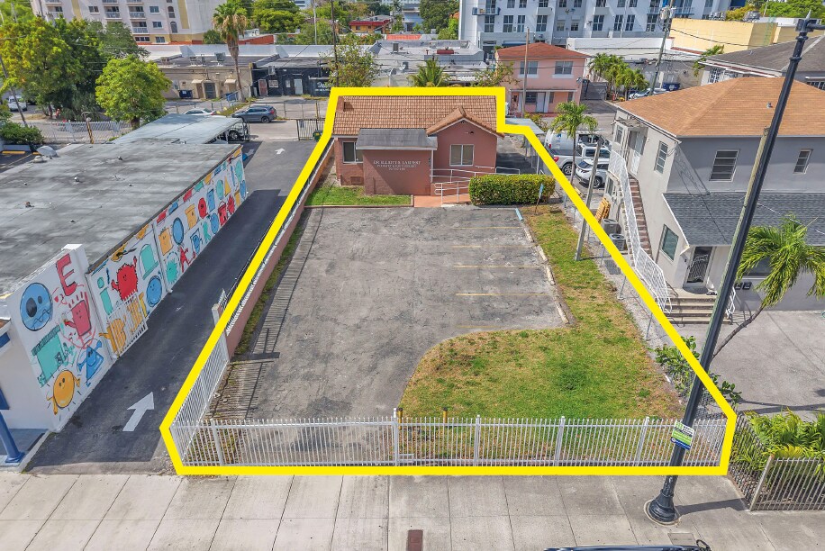 1437 SW 1st St, Miami — Office for sale