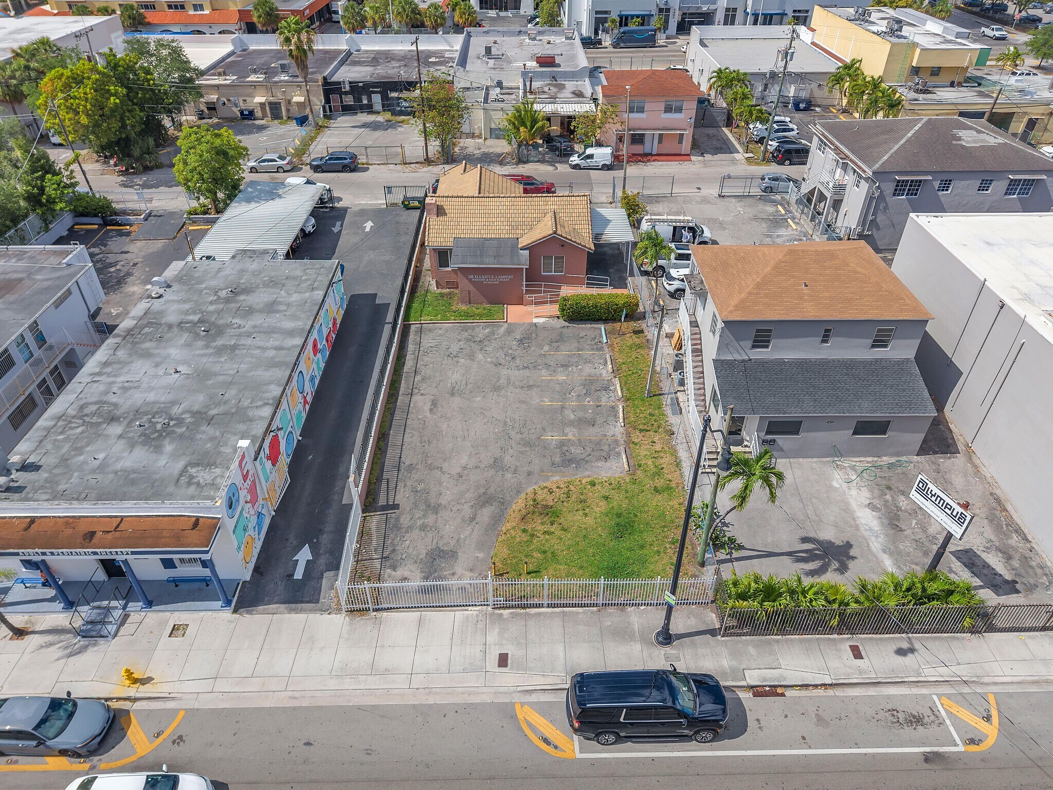 1437 SW 1st St — photograph 4
