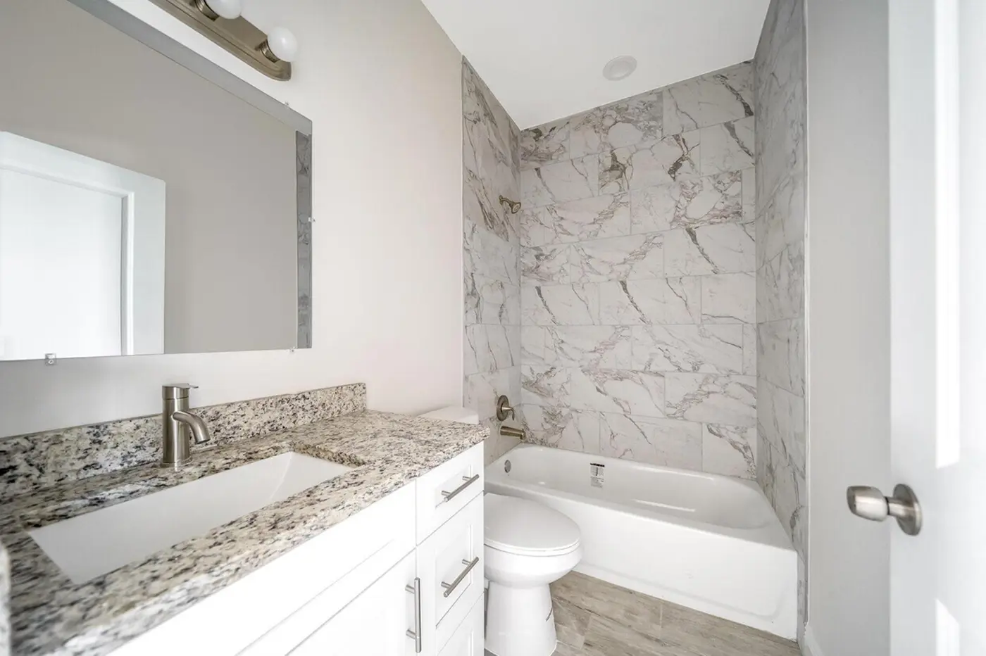 1538-1542 & 1546-1550 W 26th Ct — photograph 6