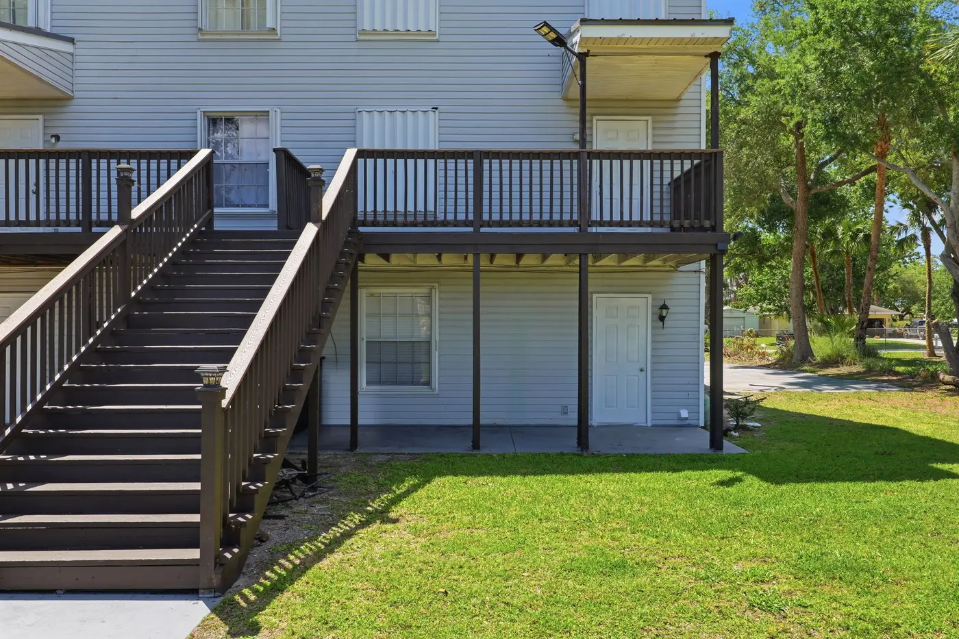 207 SE 6th Ave — photograph 11