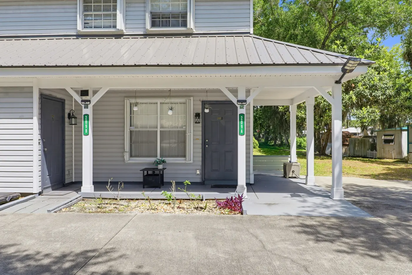 207 SE 6th Ave — photograph 3