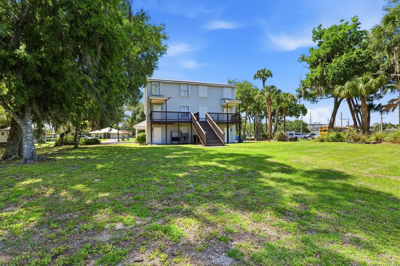207 SE 6th Ave — photograph 8