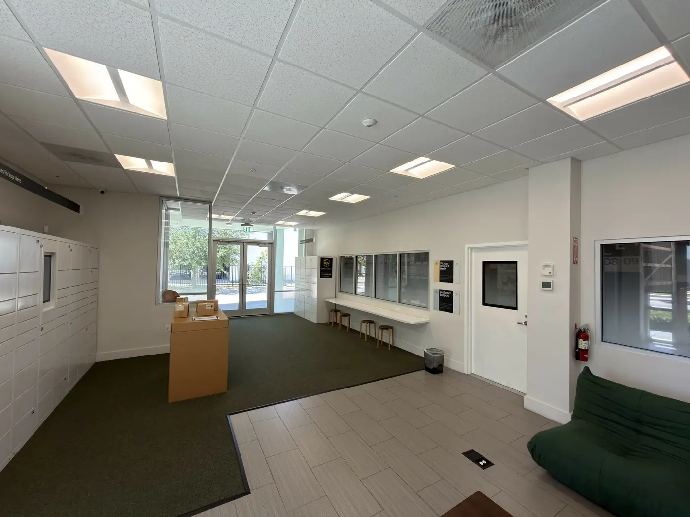 2140 NE 2nd Ave — photograph 3