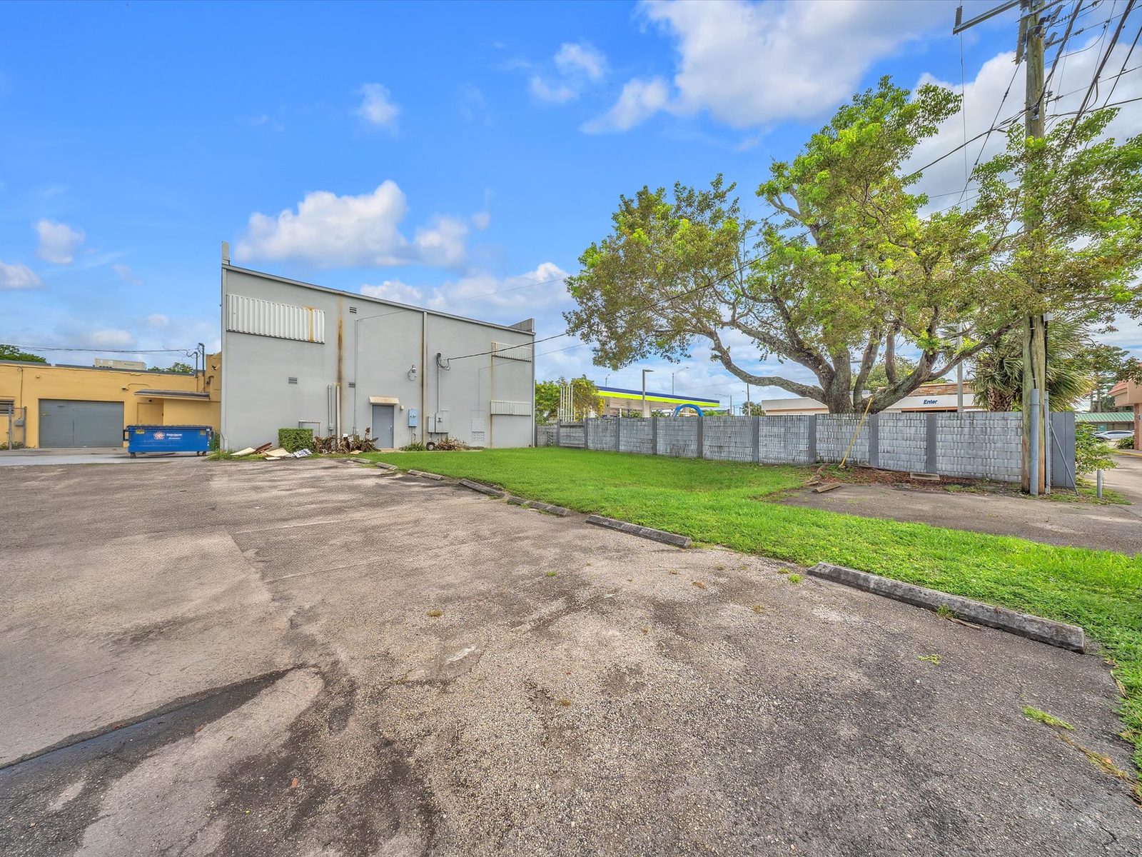 Rear Lot - Alley Access