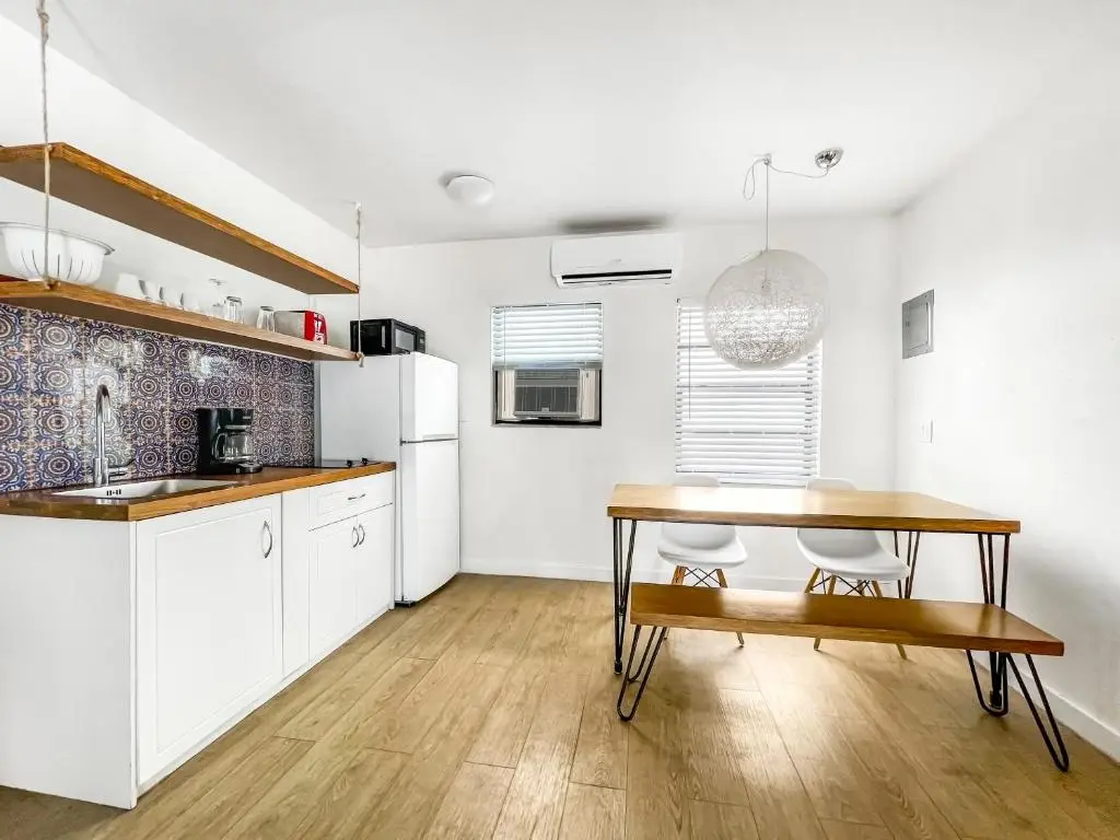 322 Nevada St, Hollywood — northeast view