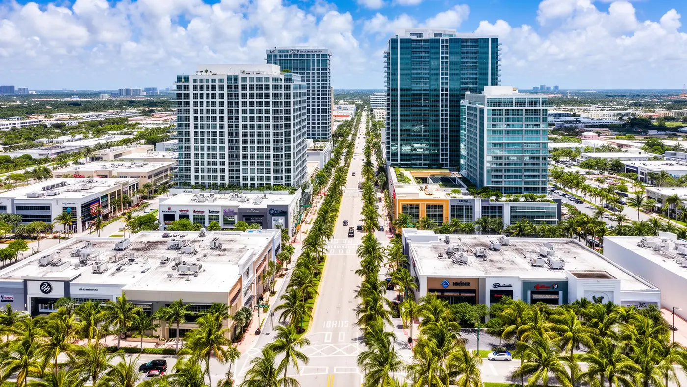 365 N Royal Poinciana Blvd — photograph 12
