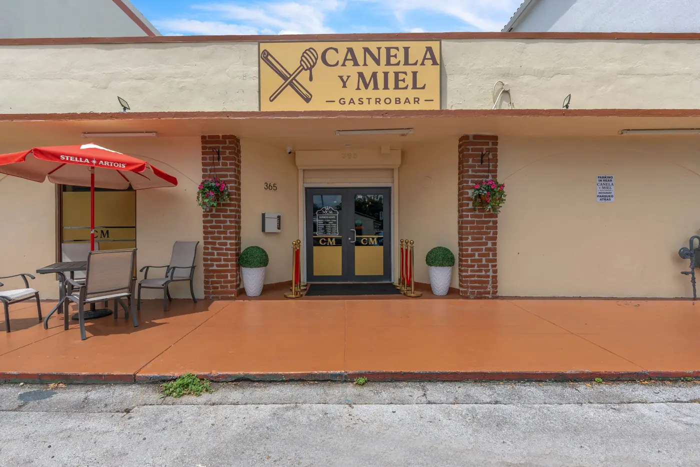 365 N Royal Poinciana Blvd — photograph 2