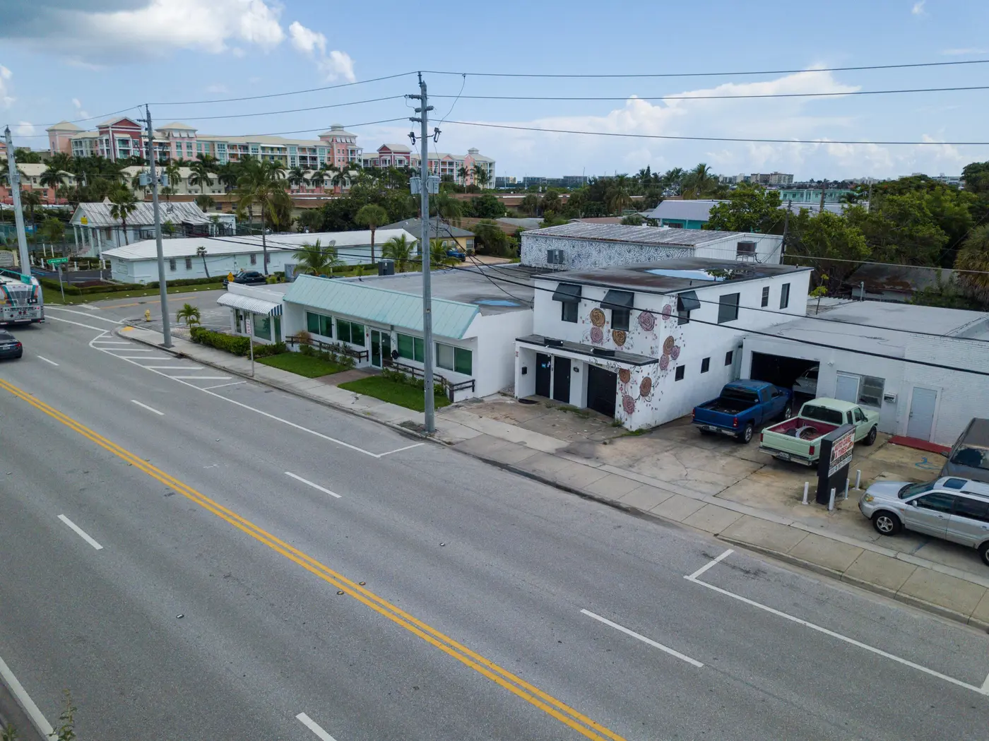 608 N Dixie Hwy, Lantana, FL — Retail, sold
