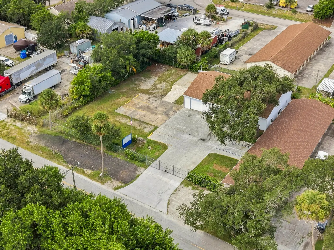 645 Old Dixie Hwy, Sebastian — interior