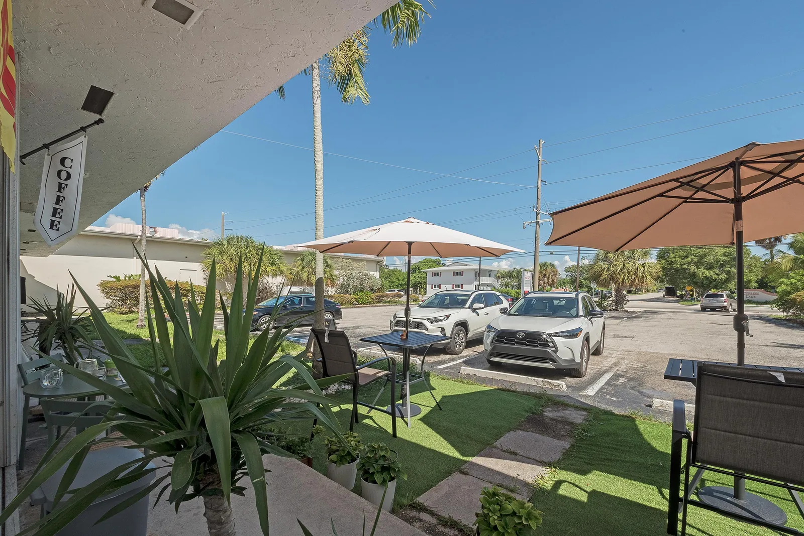 McNab Square — storefront patio