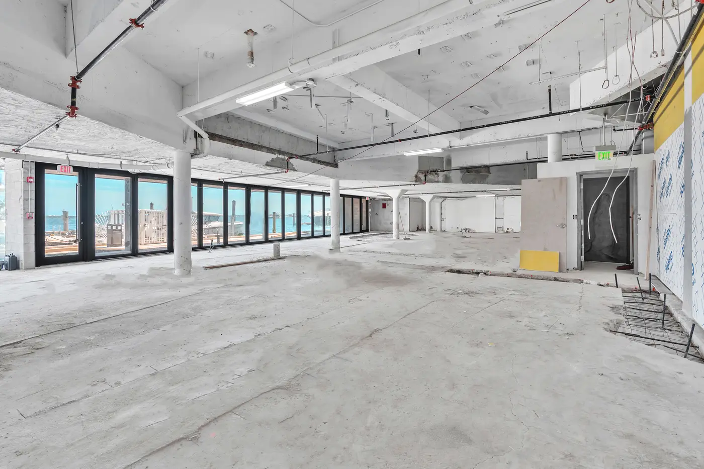 801 Brickell Bay Drive, Unit 4C042 — photograph 7