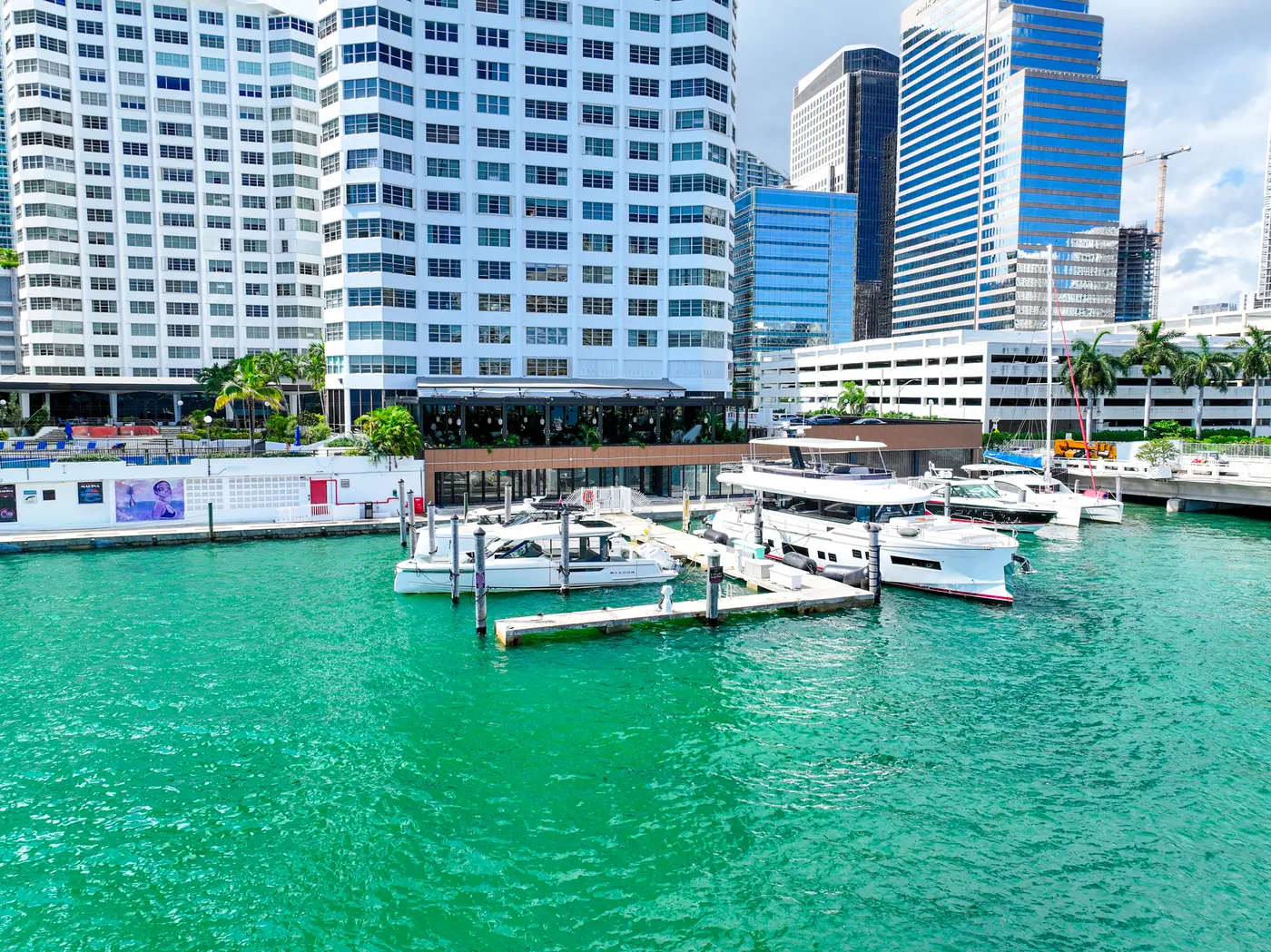 801 Brickell Bay Drive, Unit 4C042