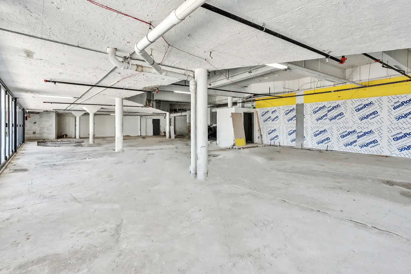 801 Brickell Bay Drive, Unit 4C042 — photograph 8