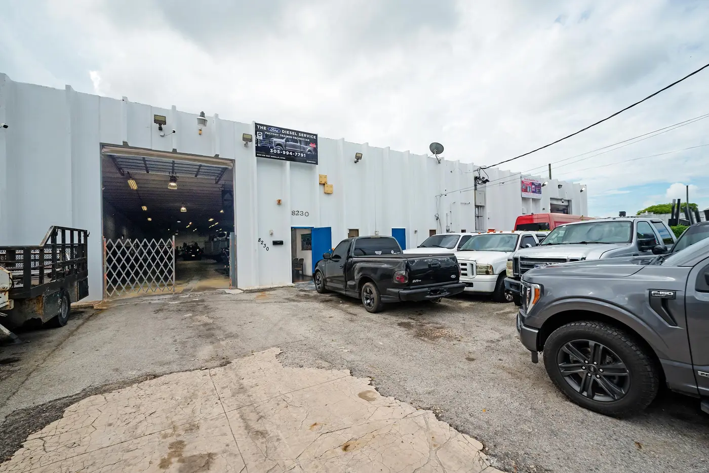 8230 NW 56 St — photograph 4